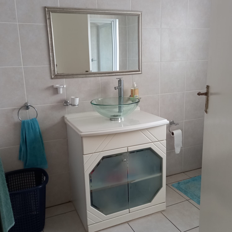 7 Bedroom Property for Sale in Royal Alfred Marina Eastern Cape